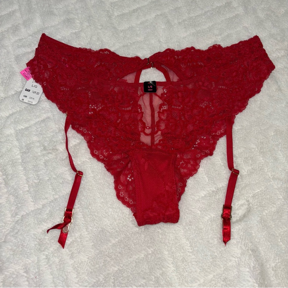 🧸 NWT Red Lace Peekaboo Back Panties
